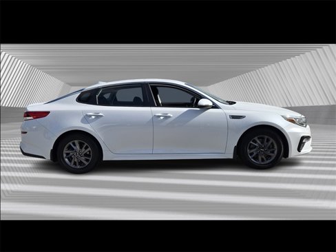 Used 2019 Kia Optima LX image 3