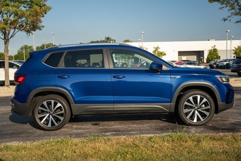 Certified 2022 Volkswagen Taos SE image 34