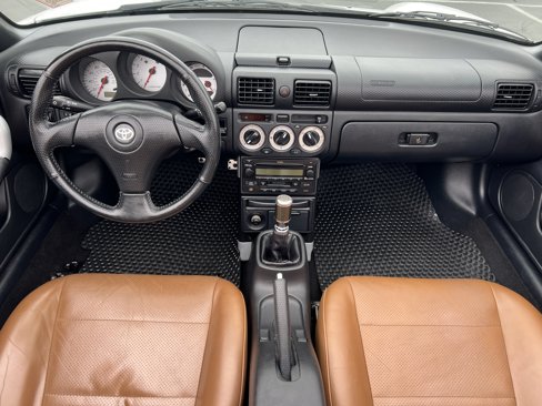 Used 2004 Toyota MR2 image 26