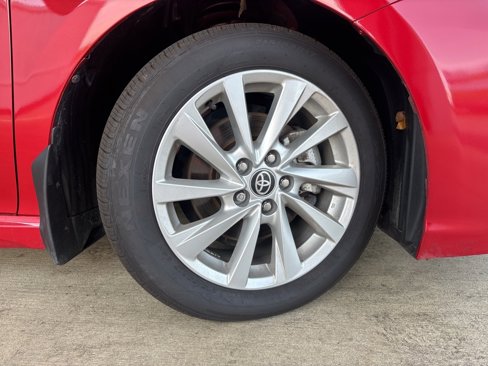 Used 2023 Toyota Camry SE image 33
