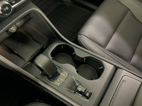 New 2025 Volvo XC40 B5 Core w/ Climate Package image 19