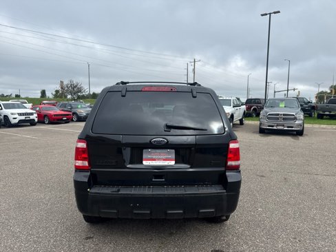 Used 2010 Ford Escape XLT image 6