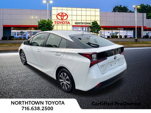 Used 2022 Toyota Prius XLE image 6