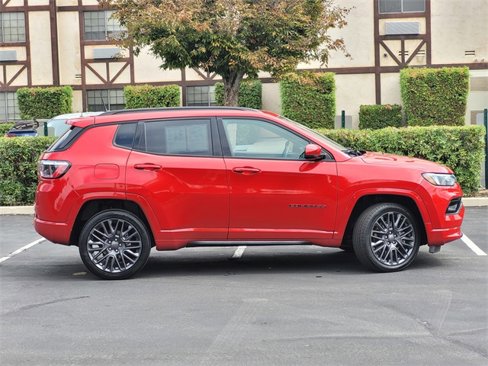 Used 2023 Jeep Compass Limited image 4