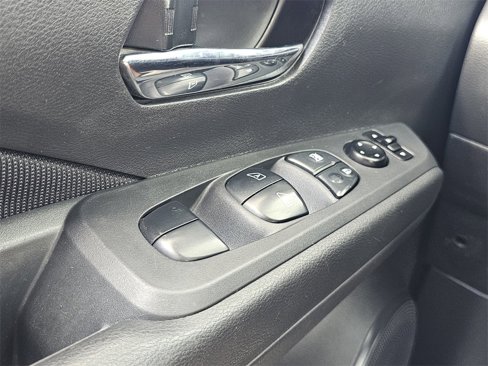 Used 2021 Nissan Kicks SV image 15