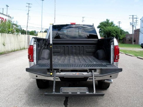 Used 2017 Ford F150 Lariat image 10