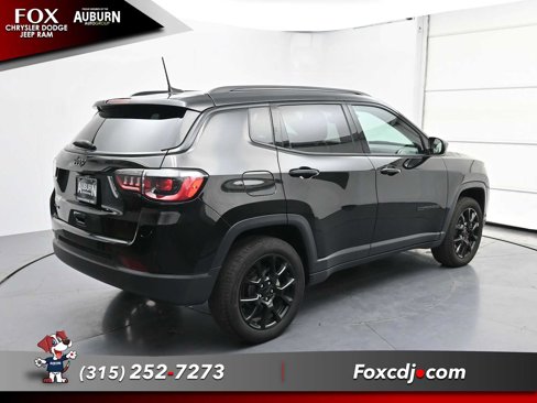Used 2023 Jeep Compass Latitude w/ Convenience Group image 12