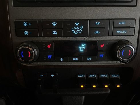 Used 2011 Ford F350 Lariat w/ Lariat Interior Pkg image 19