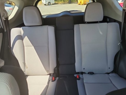 Used 2016 Toyota RAV4 XLE image 5