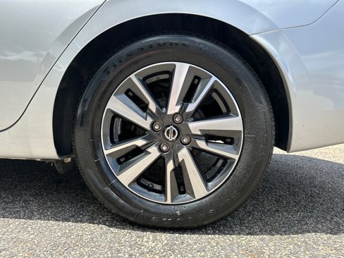 Certified 2021 Nissan Versa SV image 19