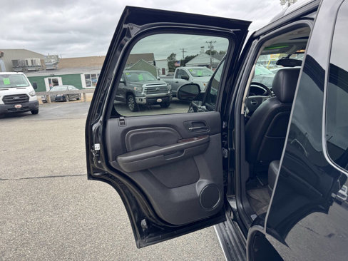 Used 2011 GMC Yukon Denali image 32