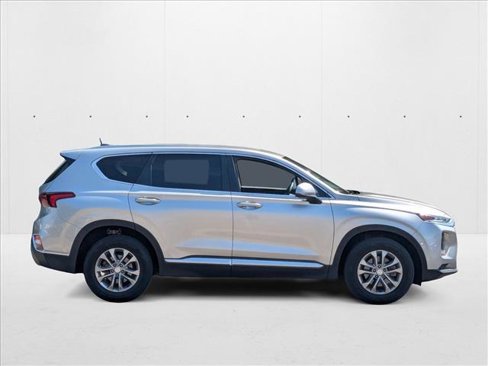 Used 2020 Hyundai Santa Fe SE image 4