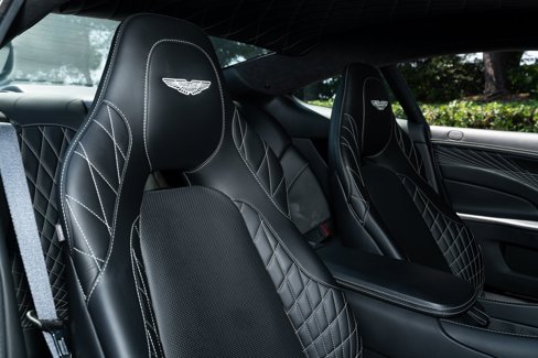 Used 2018 Aston Martin Vanquish S image 17