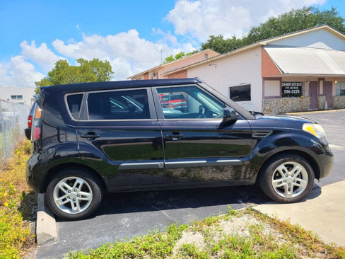 Used 2011 Kia Soul + image 17