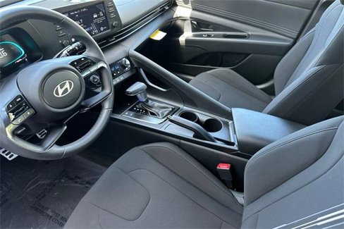 Used 2025 Hyundai Elantra Sport image 10