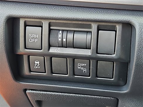 Used 2019 Subaru Crosstrek 2.0i Limited w/ Moonroof Package w/Navigation image 23