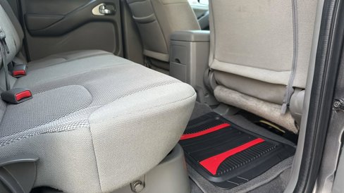 Used 2020 Nissan Frontier SV w/ Midnight Edition Floor Mats image 27