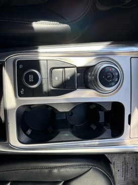 Used 2022 Ford Explorer XLT w/ Equipment Group 202A image 16