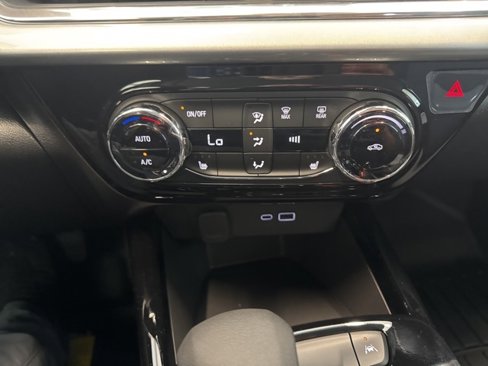 New 2025 Chevrolet Trax LT w/ Driver Confidence Package image 36