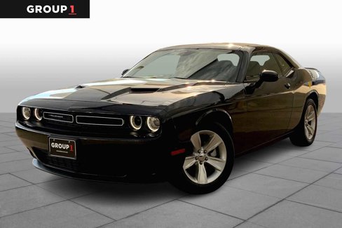 Certified 2023 Dodge Challenger SXT image 1