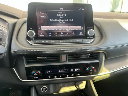 Used 2023 Nissan Rogue SV image 6