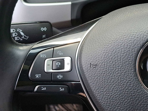 Used 2019 Volkswagen Atlas SE w/ Panoramic Sunroof Package image 17