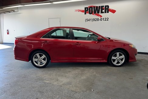 Used 2012 Toyota Camry SE image 2