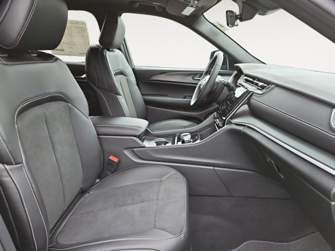 New 2025 Jeep Grand Cherokee L Altitude image 15