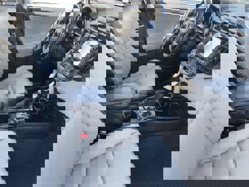 Used 2017 Toyota RAV4 Limited image 11