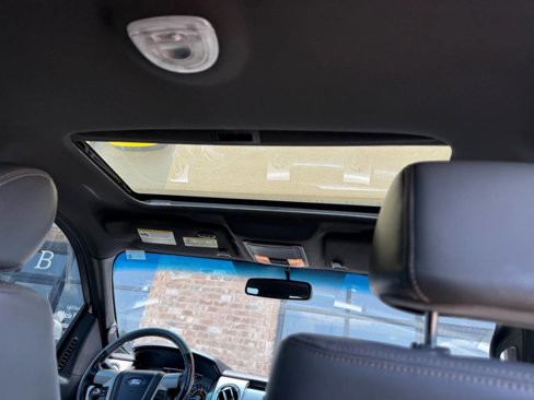 Used 2011 Ford F150 Lariat Limited image 23