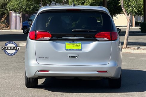 Used 2023 Chrysler Voyager LX image 10