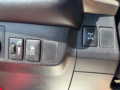 Used 2015 Toyota RAV4 XLE image 21