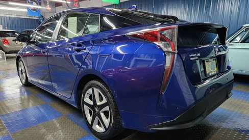 Used 2018 Toyota Prius Four Touring image 4