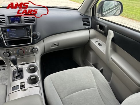 Used 2013 Toyota Highlander Plus image 9