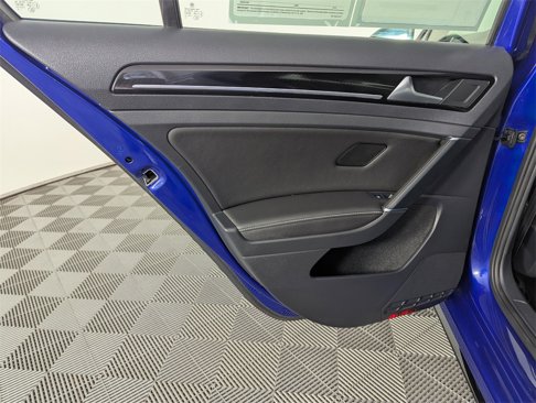 Used 2018 Volkswagen Golf R 4-Door image 28