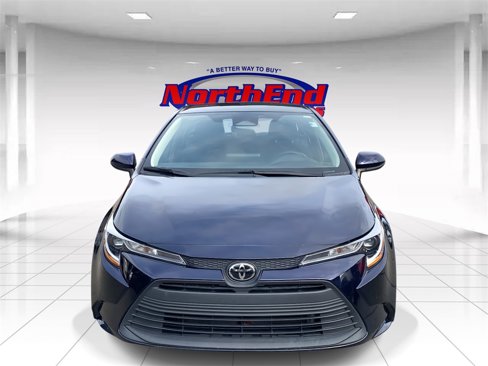 Used 2023 Toyota Corolla LE image 2