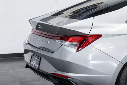 Used 2023 Hyundai Elantra SE image 9
