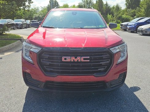 Used 2023 GMC Terrain SLE w/ Elevation Edition image 2