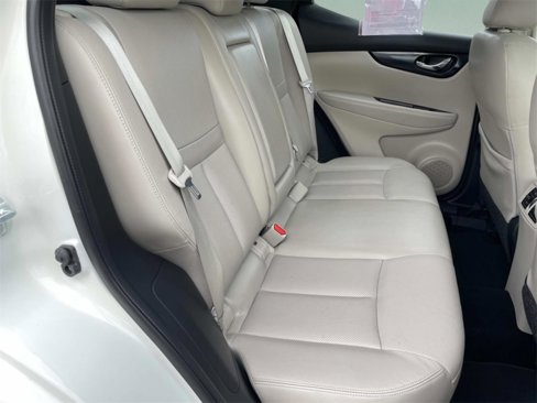 Used 2018 Nissan Rogue Sport SL w/ SL Premium Package image 24