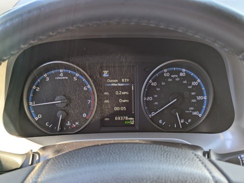 Used 2018 Toyota RAV4 XLE image 14