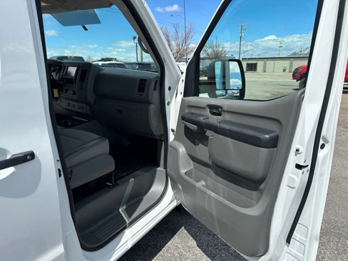 Used 2020 Nissan NV 2500 S image 25