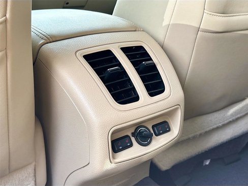 Used 2017 Ford Taurus Limited image 28