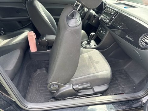 Used 2013 Volkswagen Beetle 2.5 image 25