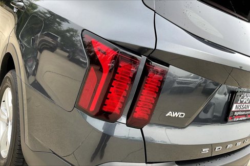 Used 2022 Kia Sorento LX image 30