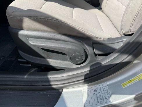 Used 2020 Hyundai Elantra SEL image 15