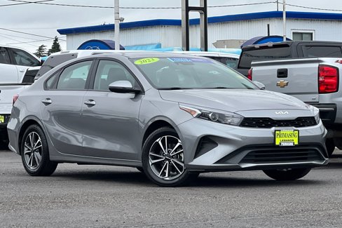 Used 2023 Kia Forte LXS w/ LXS Technology Package image 2