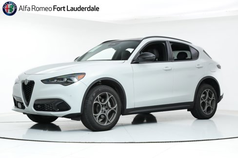 New 2025 Alfa Romeo Stelvio Sprint image 1