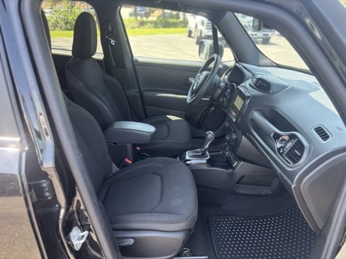 Used 2022 Jeep Renegade Altitude image 12