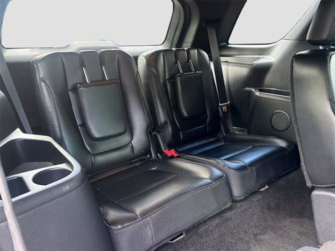Used 2017 Ford Explorer XLT w/ Equipment Group 202A image 30