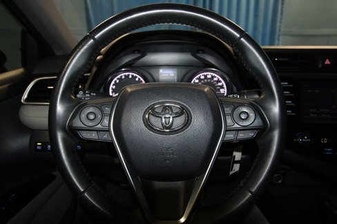 Used 2018 Toyota Camry SE image 11